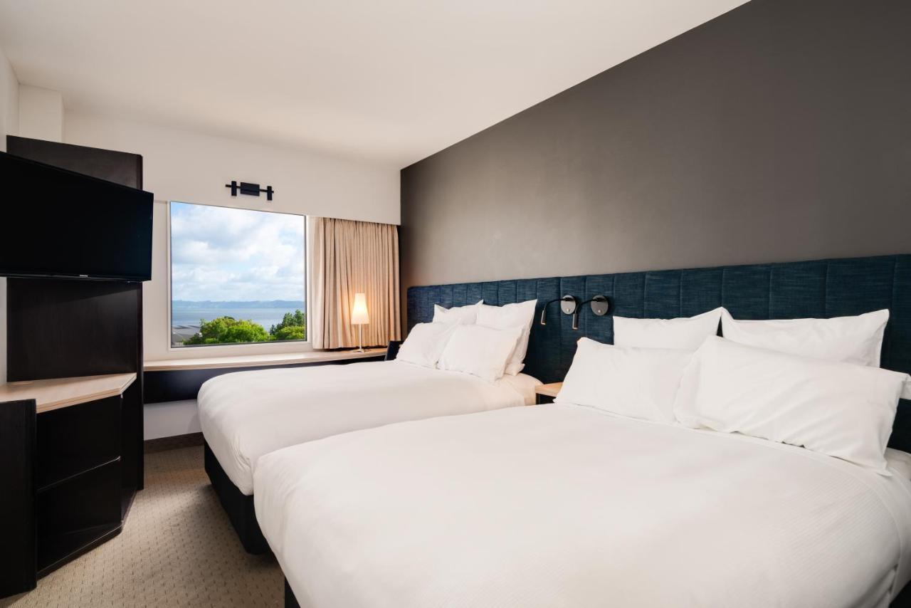 Double Room with Two Double Beds and Lake View,959975491:JPEG